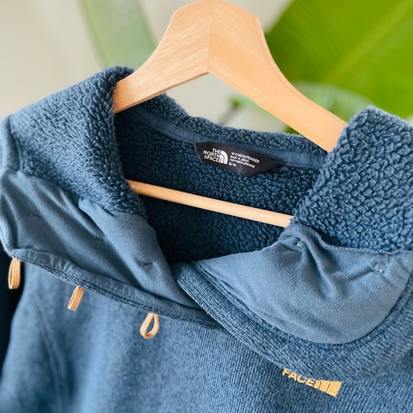 North Face Pullover Hoodie - Picture 3 of 4